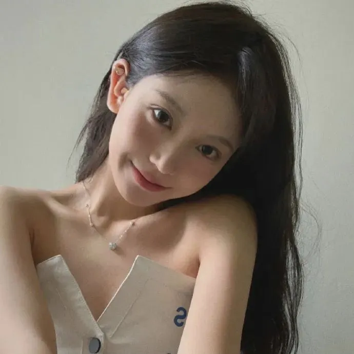 【深夜美食】《爱吃拉面的小泉同学》早见明里：为了吃遍全日本最好吃的拉面，女高中生的狂热日常